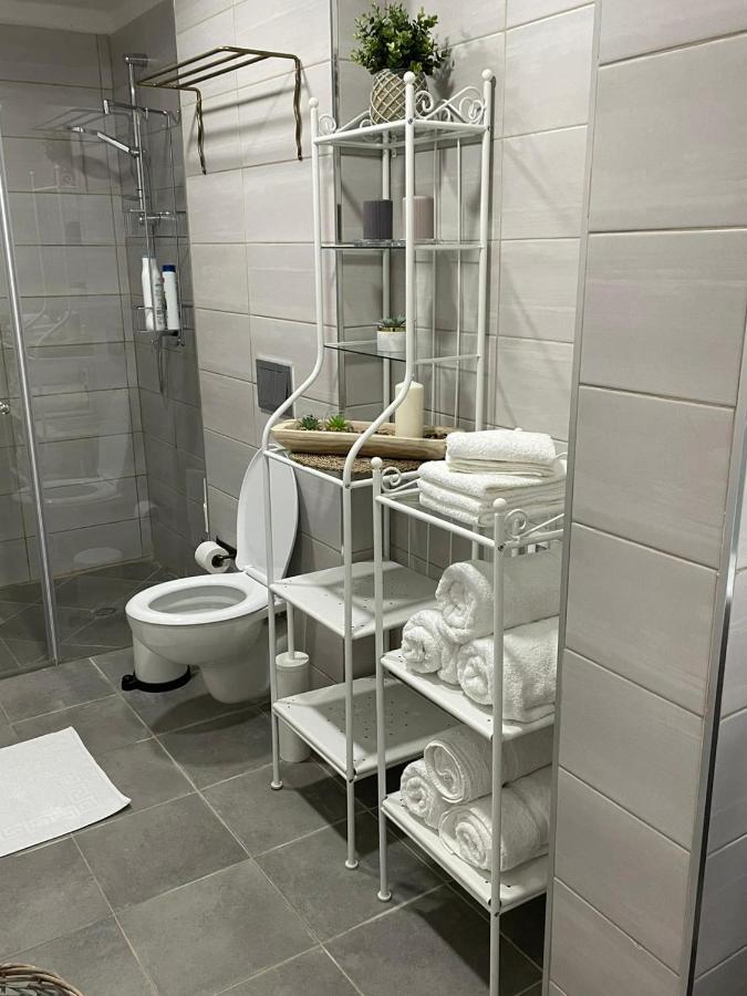 נוף הארבל עם חלון לכינרת Migdal Exterior foto