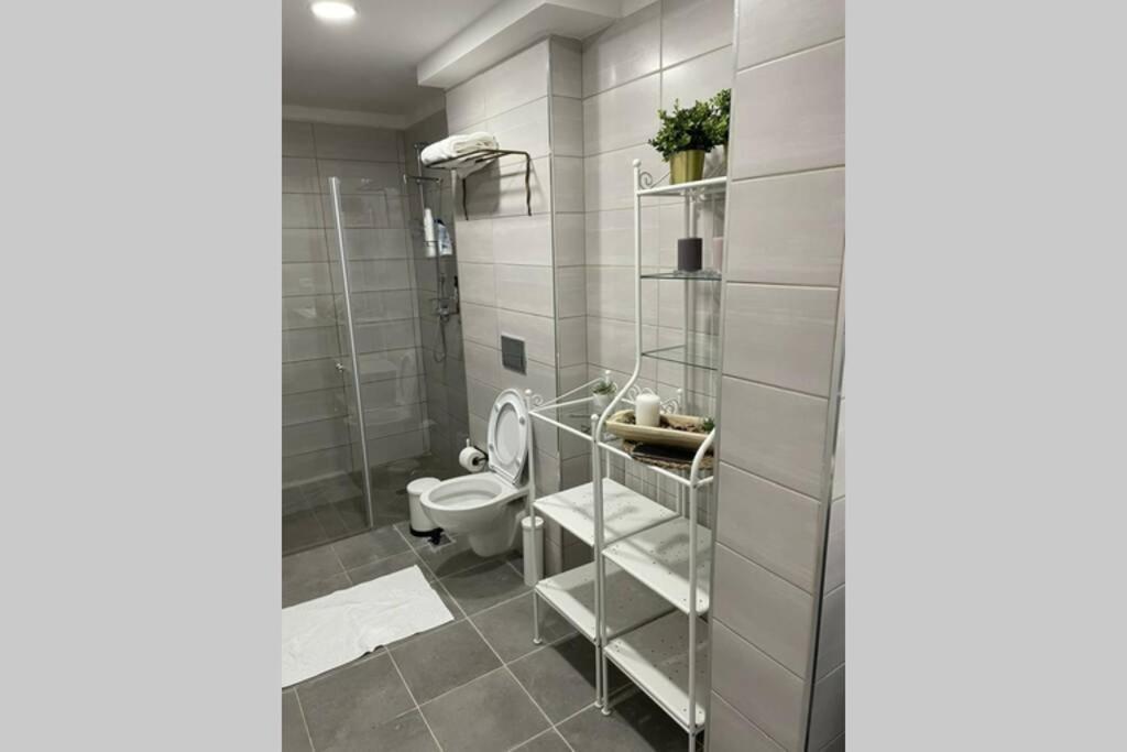 נוף הארבל עם חלון לכינרת Migdal Exterior foto