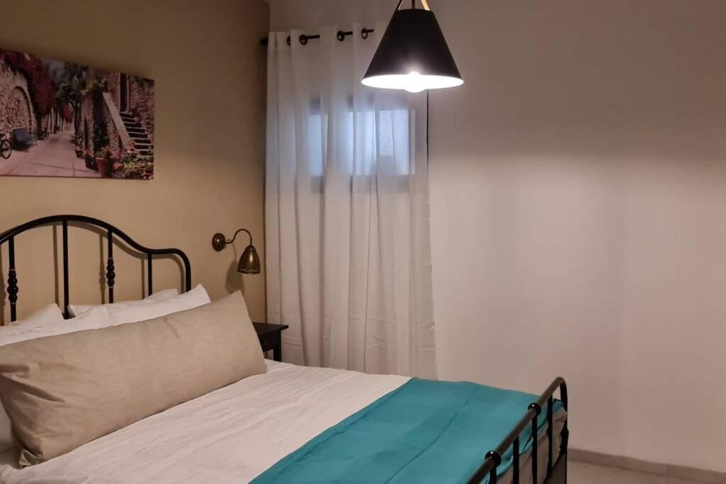 נוף הארבל עם חלון לכינרת Migdal Exterior foto