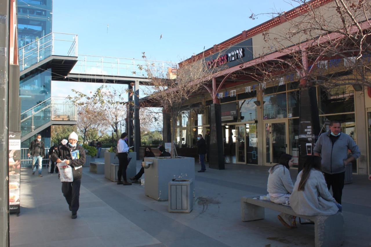 נוף הארבל עם חלון לכינרת Migdal Exterior foto