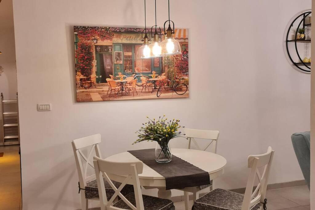 נוף הארבל עם חלון לכינרת Migdal Exterior foto