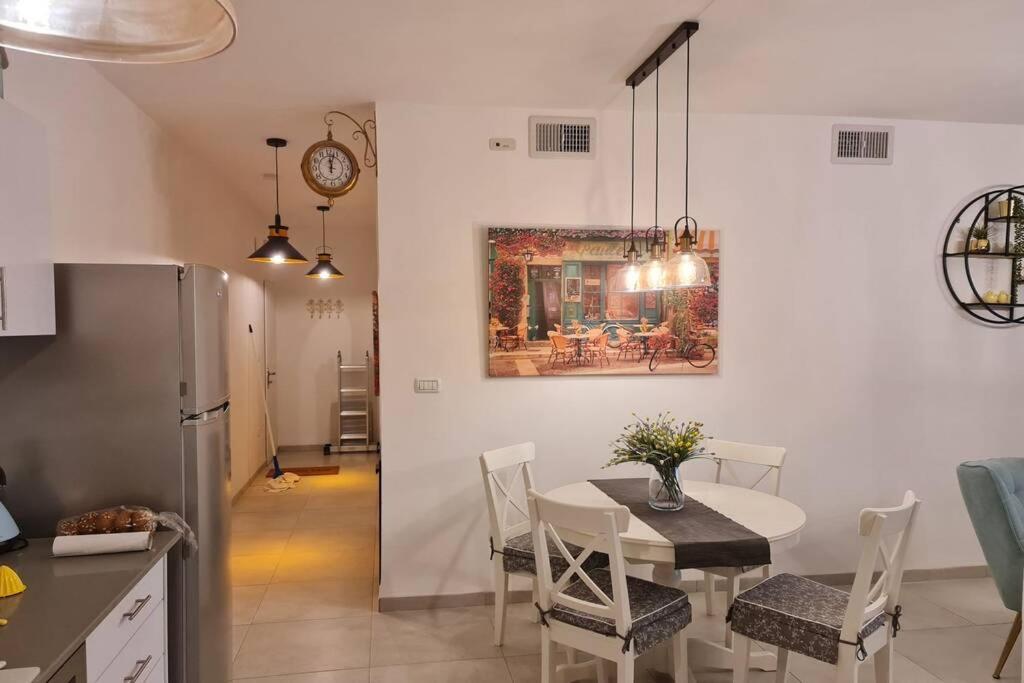 נוף הארבל עם חלון לכינרת Migdal Exterior foto