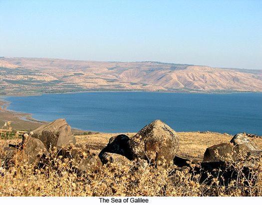 נוף הארבל עם חלון לכינרת Migdal Exterior foto